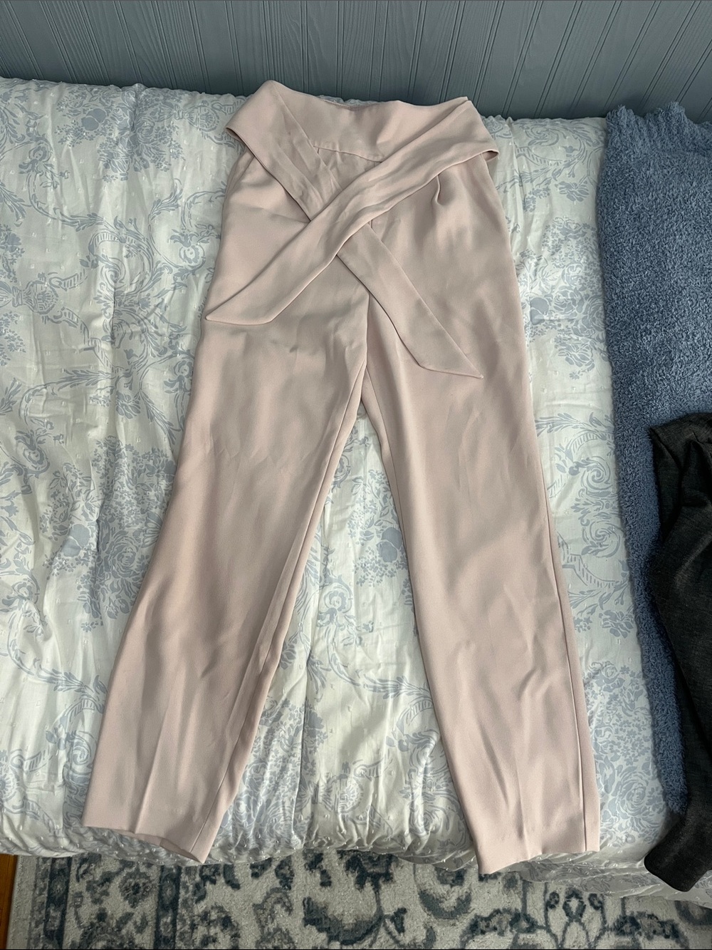 Express Blush Pink Dress Pants With Tie